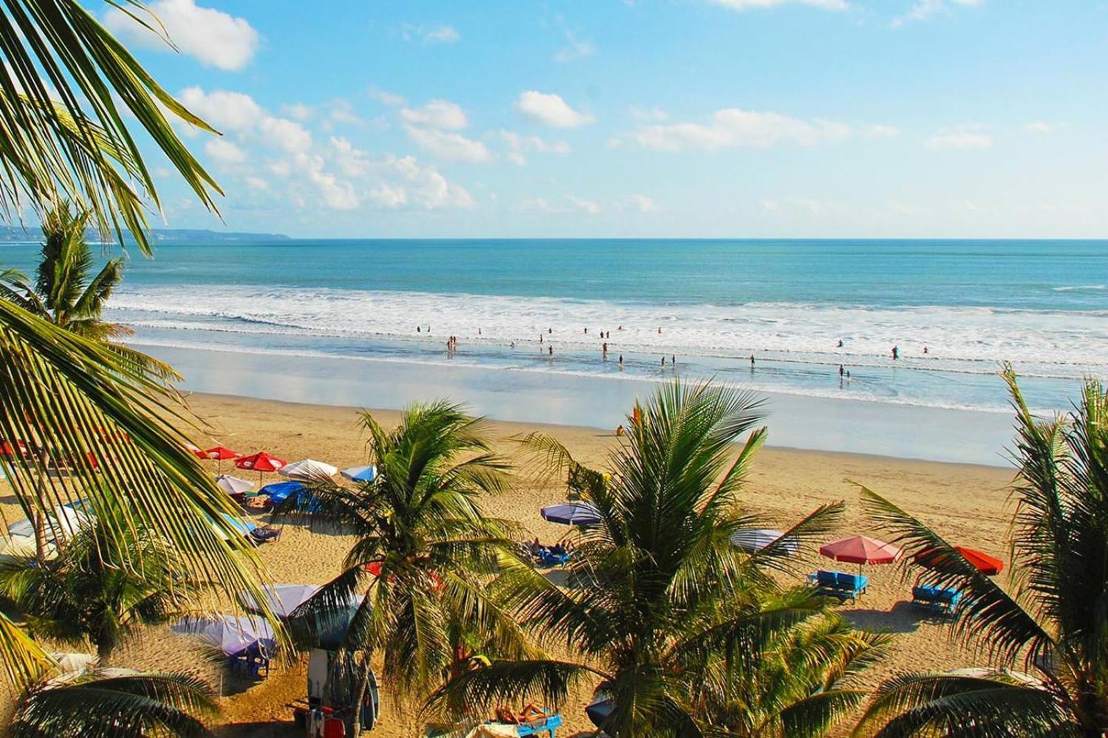 Hitam Putih Legian Bali Seminyak (Bali)